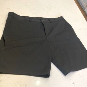 Nike Dry Fit Men’s black dressy golf shorts size 38